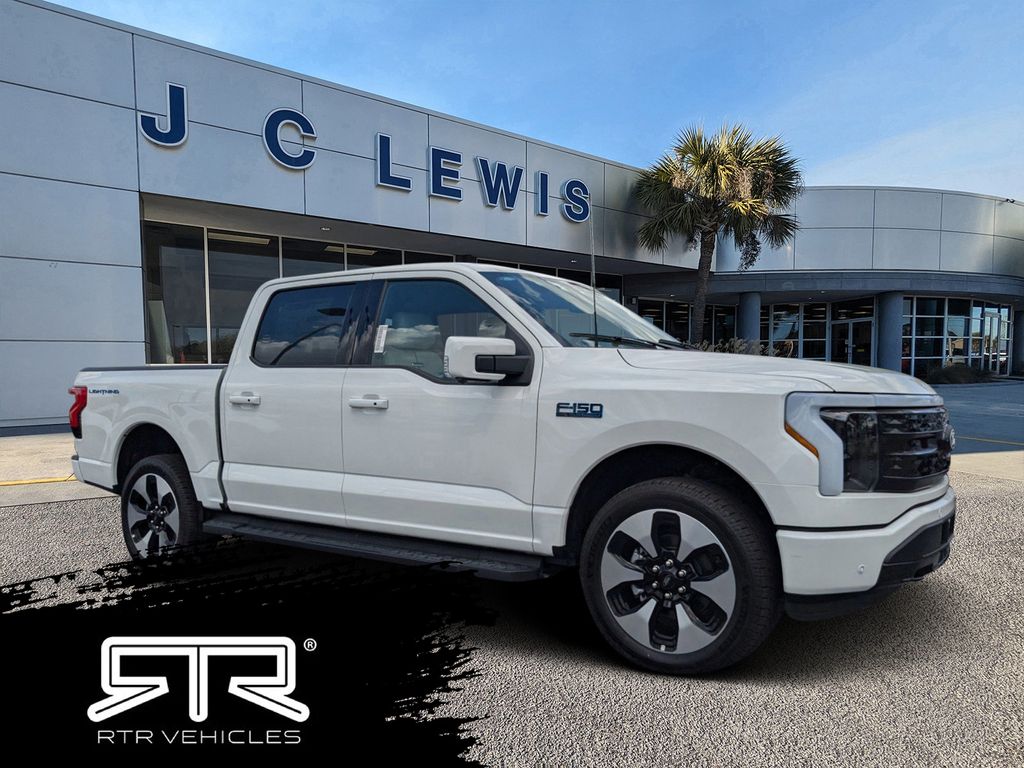 2025 Ford F-150 Lightning Platinum's photo