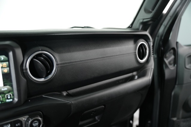 2018 Jeep Wrangler Unlimited Sahara photo 14