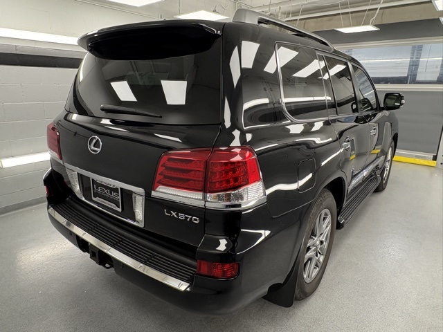 2014 Lexus LX 570 photo 3