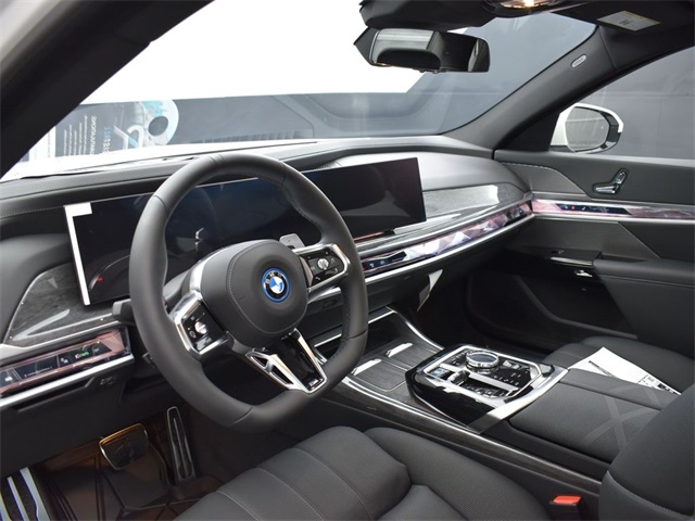 2024 Bmw 750e photo 3