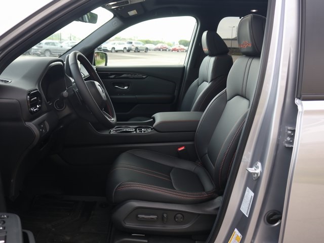 2025 Honda Pilot TrailSport photo 6