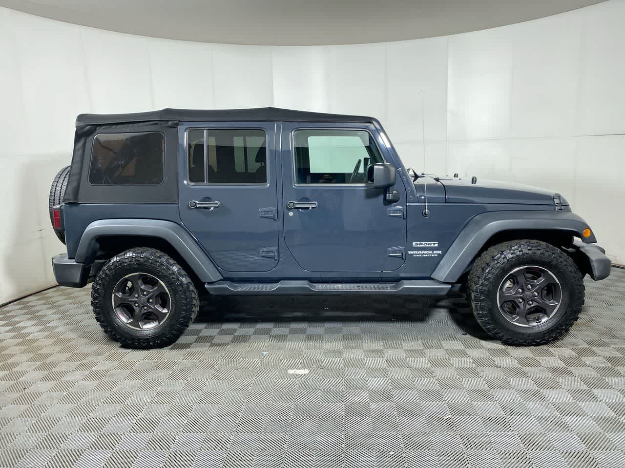 2017 Jeep Wrangler Unlimited Sport photo 9