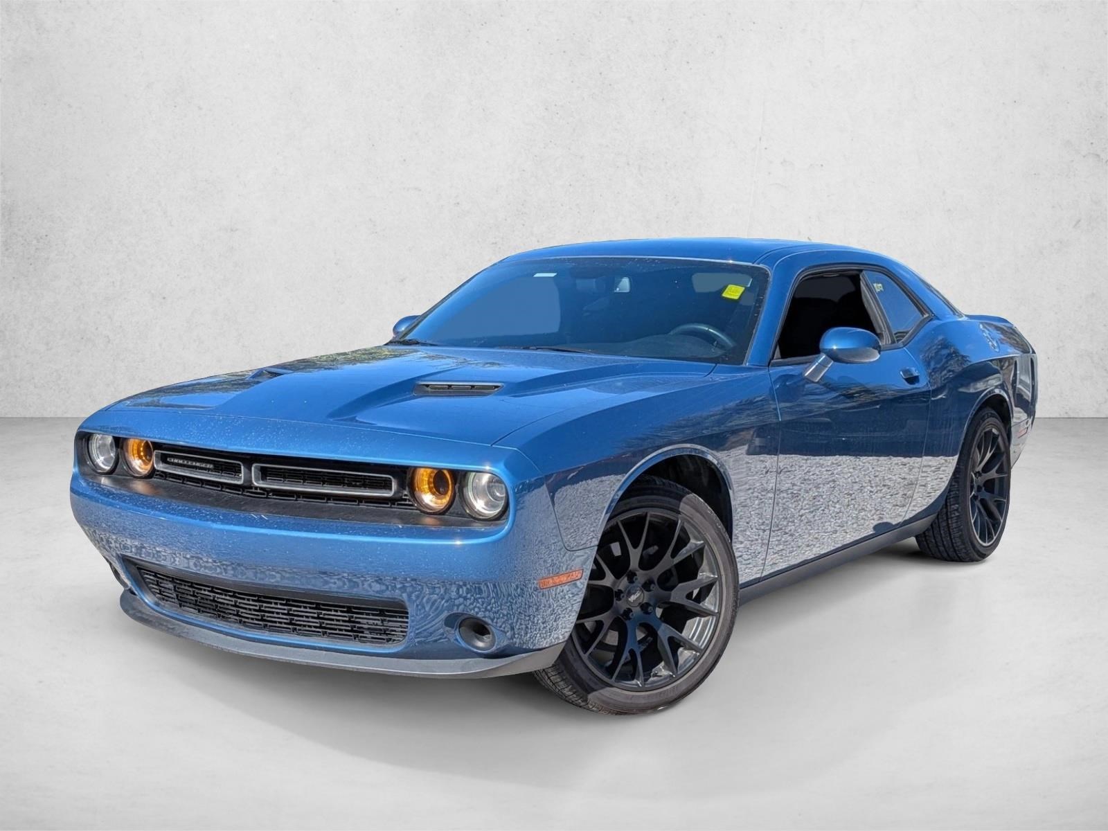2020 Dodge Challenger SXT's photo