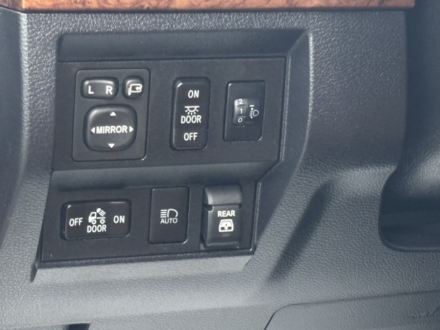 2021 Toyota Tundra Platinum Grade photo 16