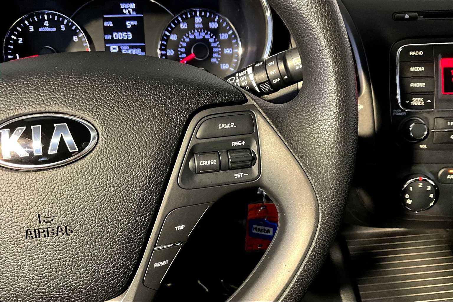 2016 Kia Forte 5-Door LX photo 23