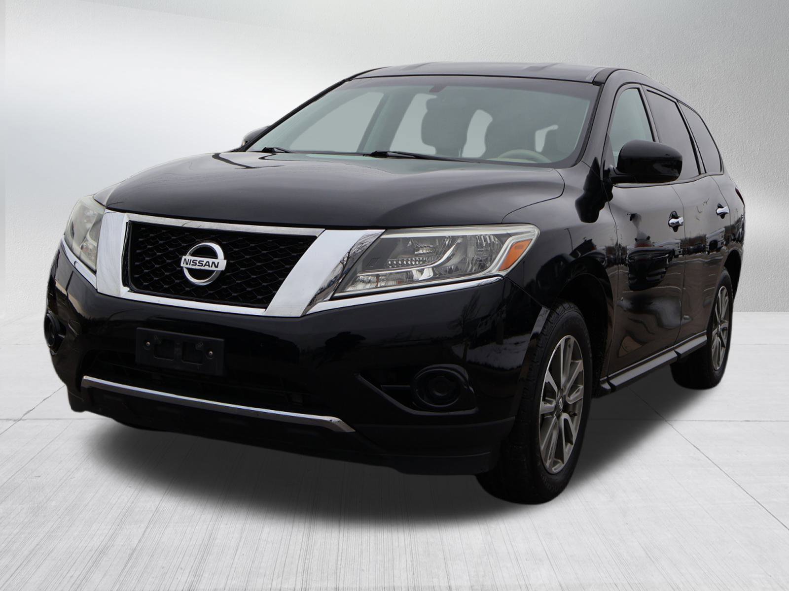 2014 Nissan Pathfinder S photo 3