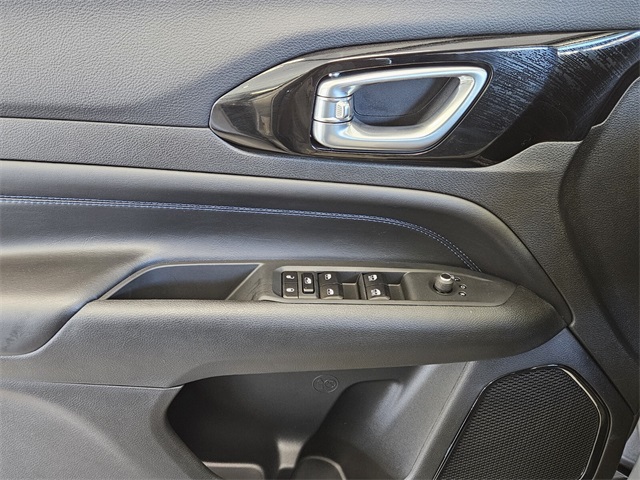 2026 Jeep Compass Latitude photo 30