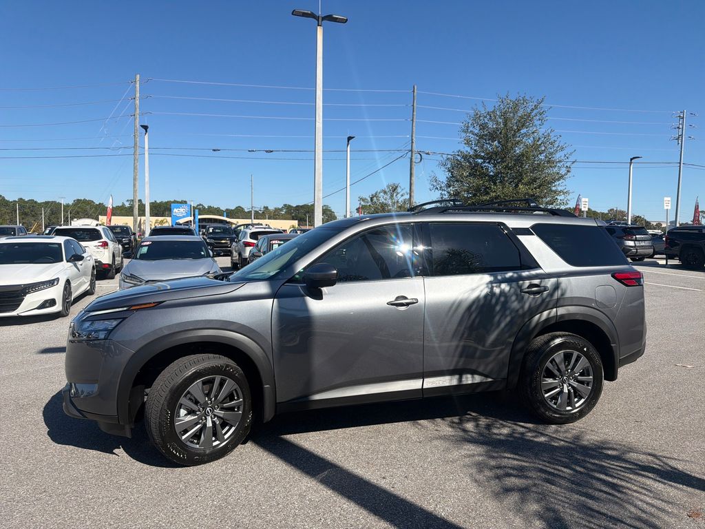 2025 Nissan Pathfinder SV photo 3