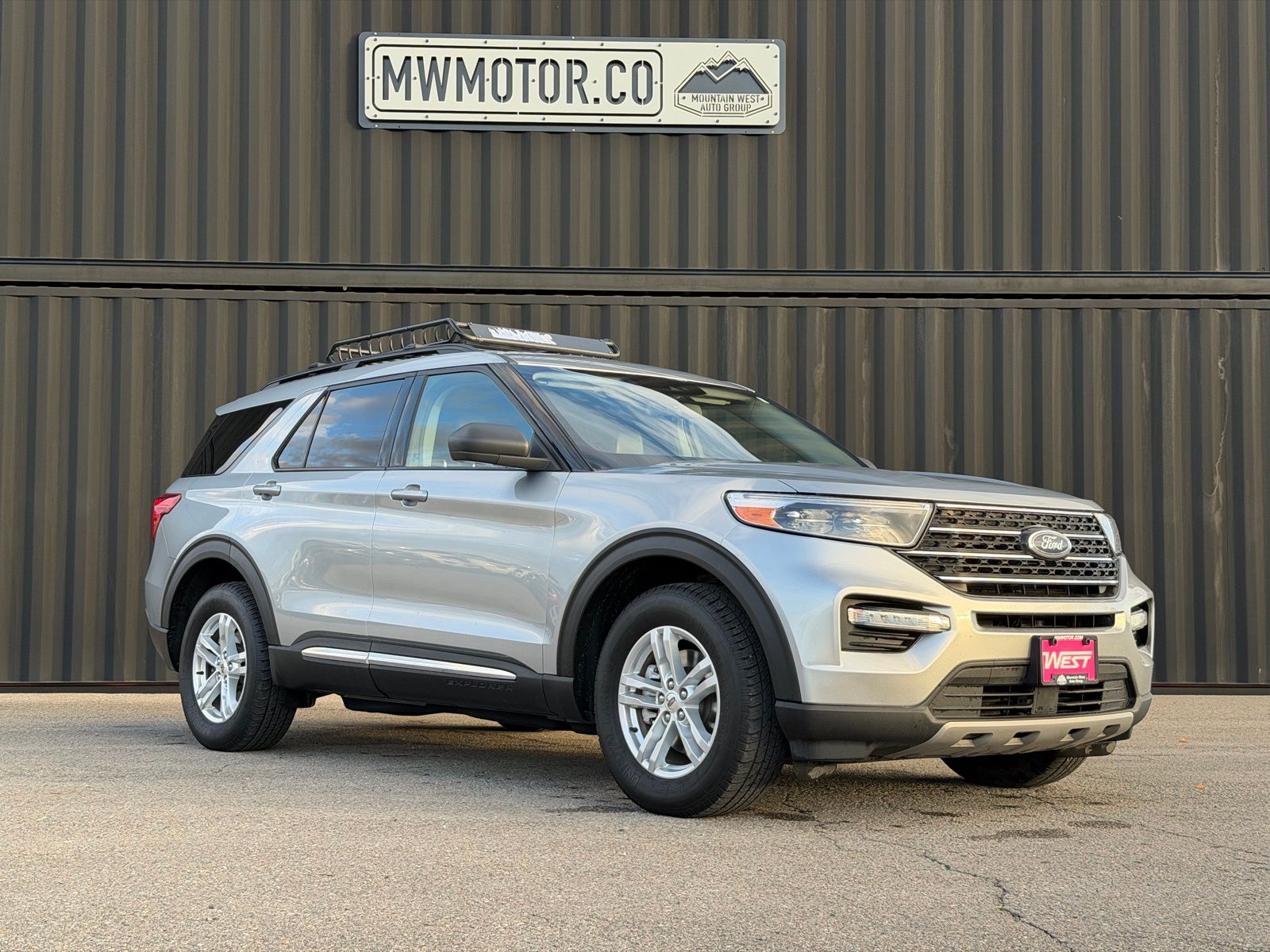 2023 Ford Explorer XLT's photo