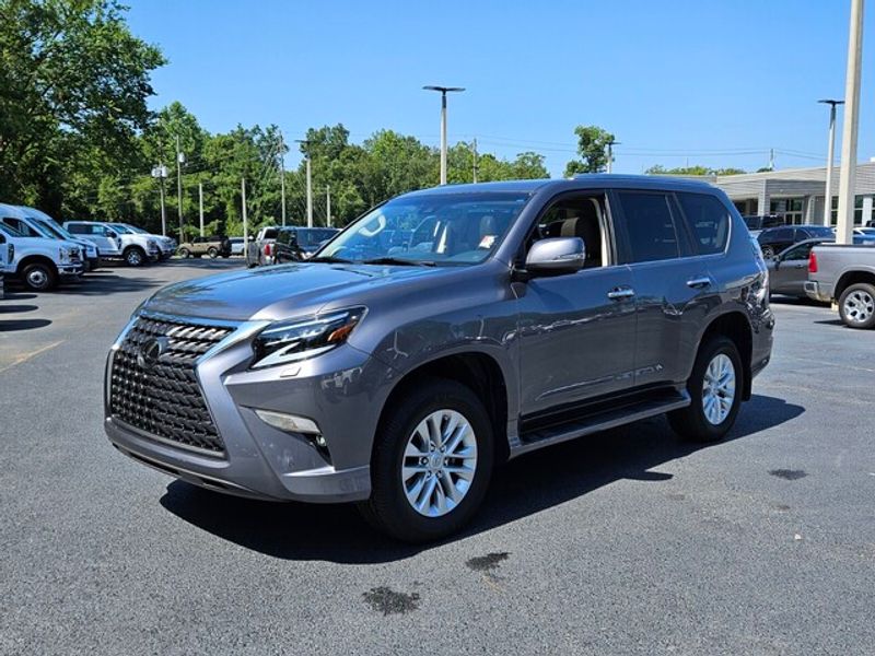 2021 Lexus GX 460 Premium photo 3
