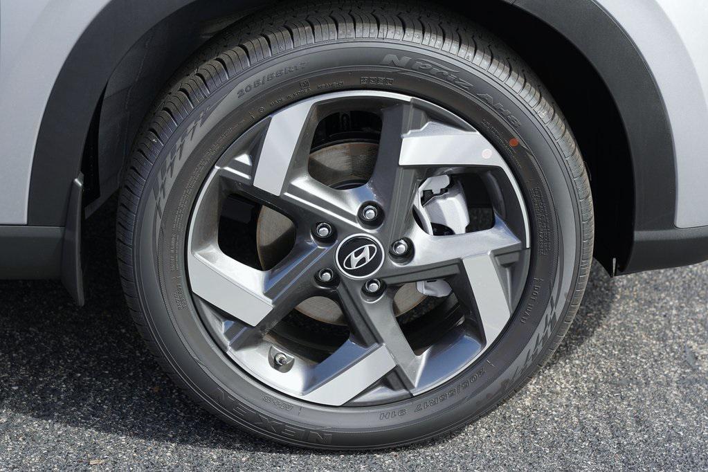 2025 Hyundai Venue SEL photo 4