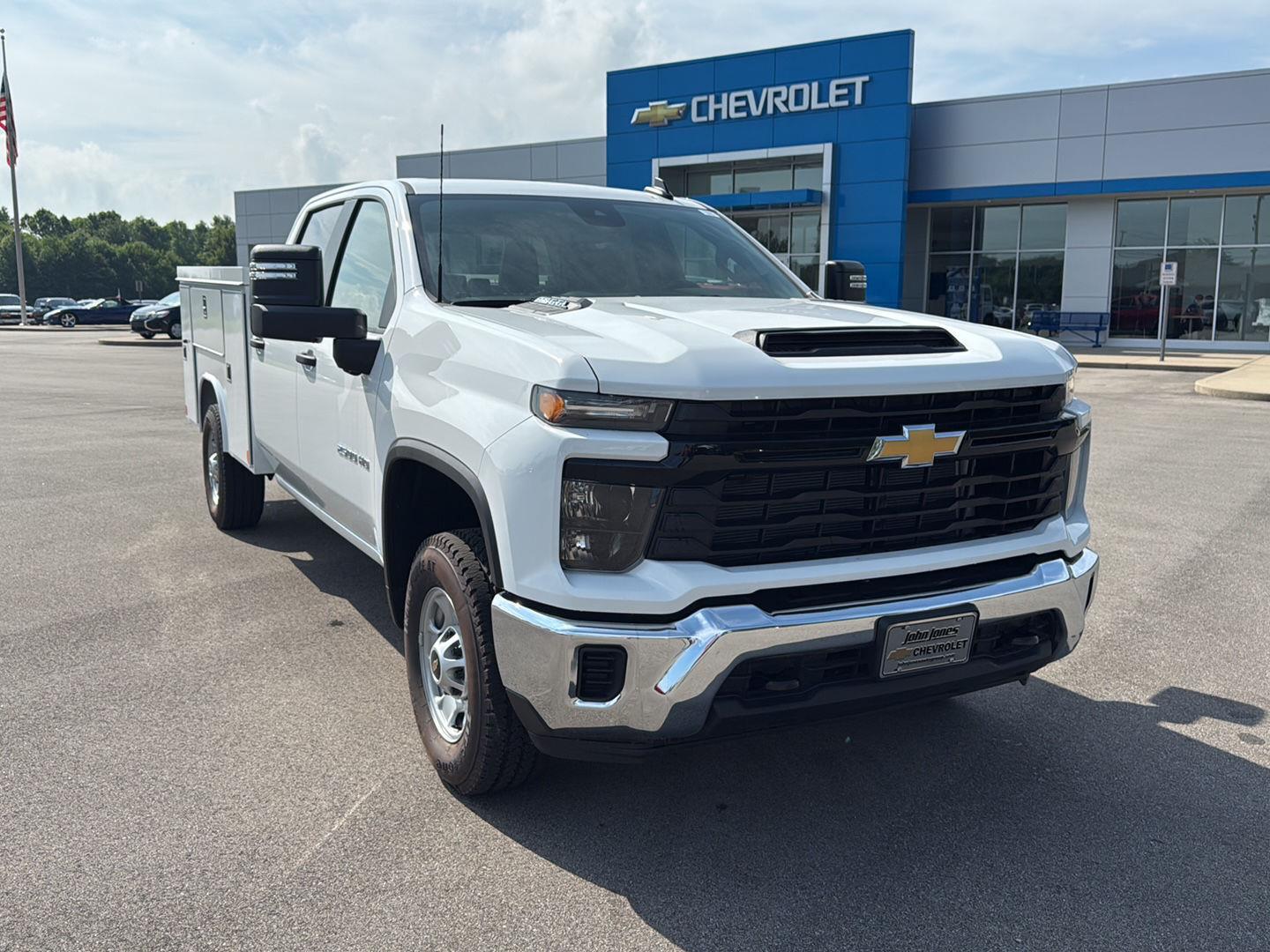 2024 Chevrolet Silverado 2500HD photo 2