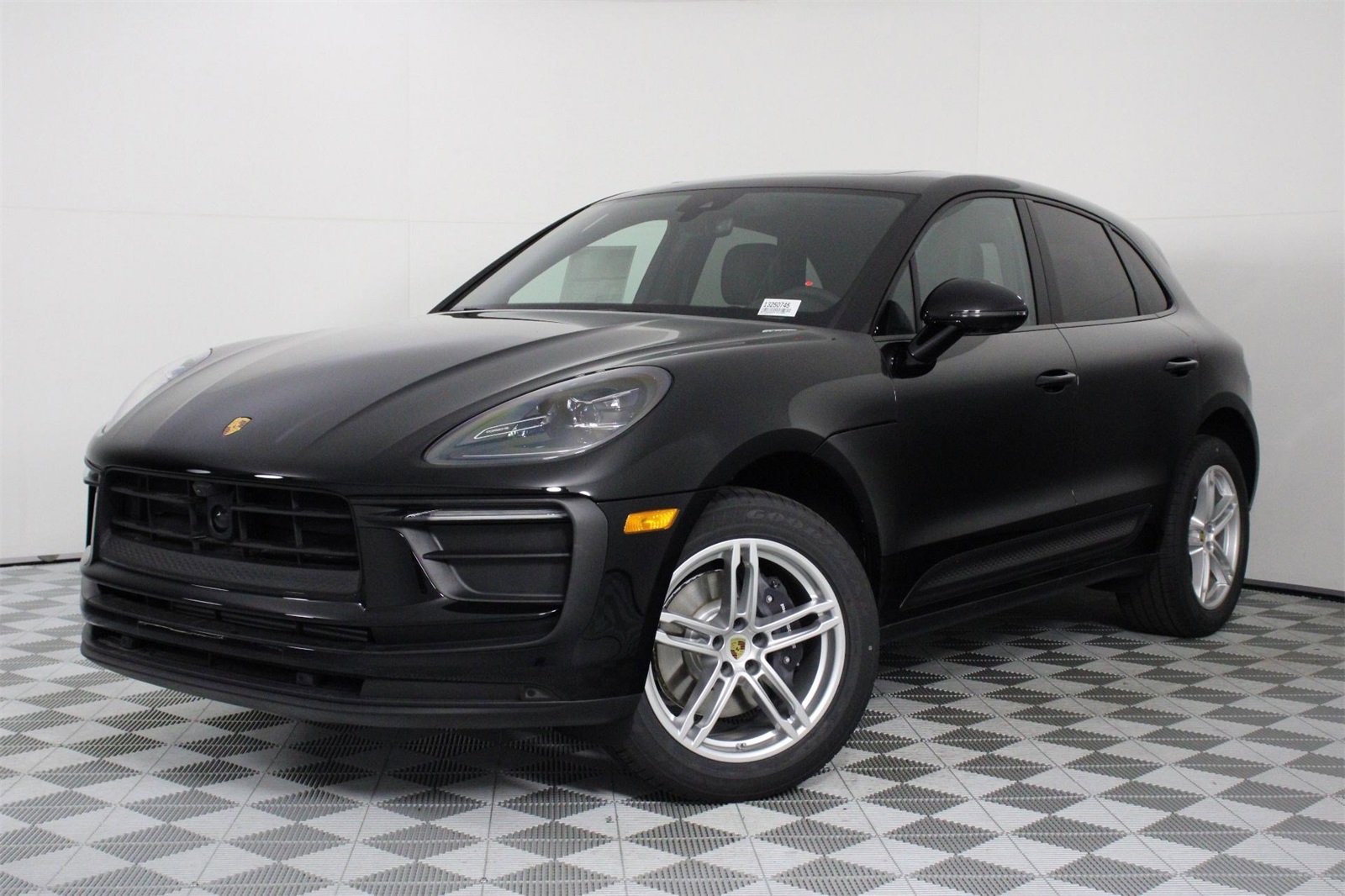 New 2025 Porsche Macan AWD 4D Sport Utility
