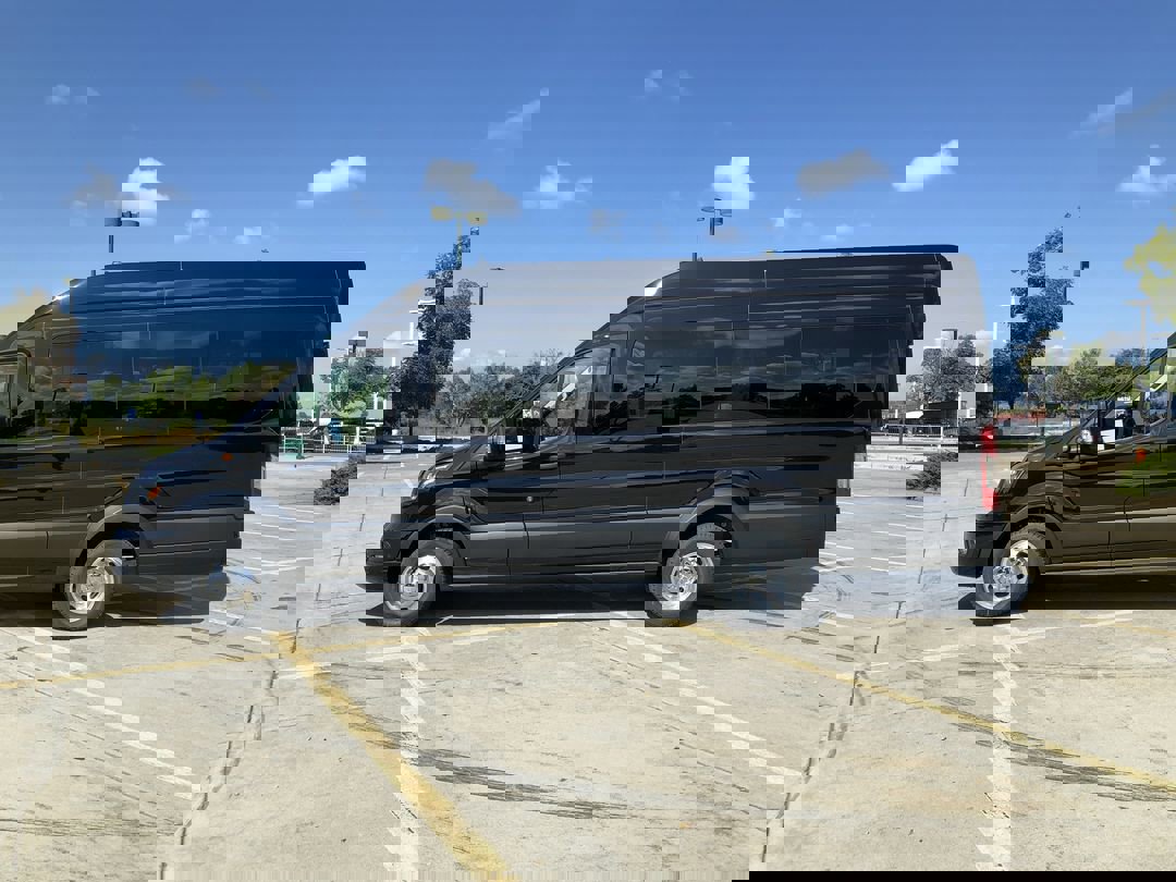 2025 Ford Transit Passenger XLT photo 5