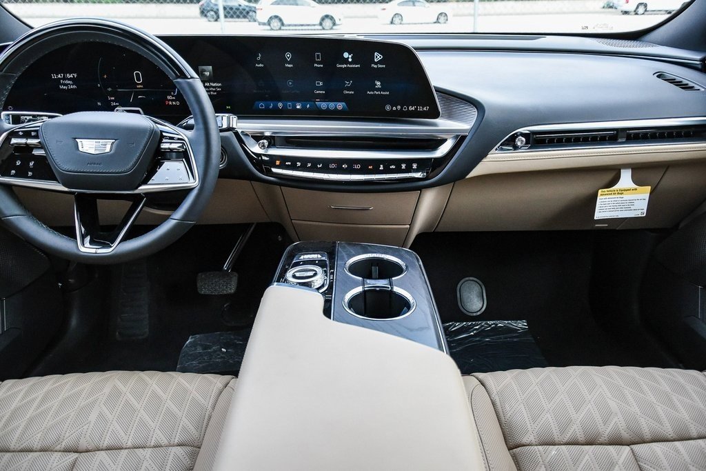 2024 Cadillac Lyriq Sport photo 12