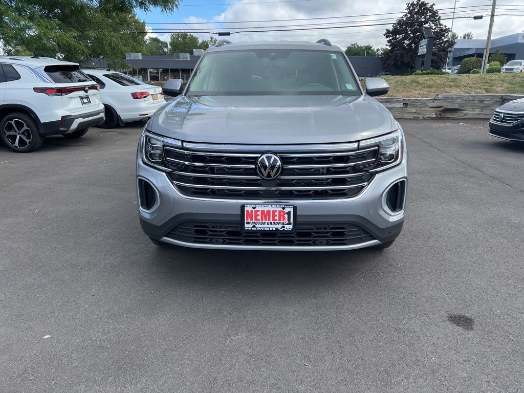 2026 Volkswagen Atlas SE Technology photo 2