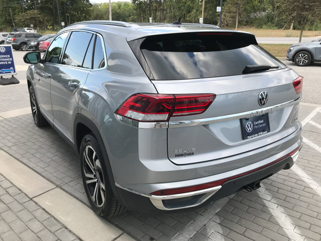 2021 Volkswagen Atlas Cross Sport V6 SEL Premium photo 2