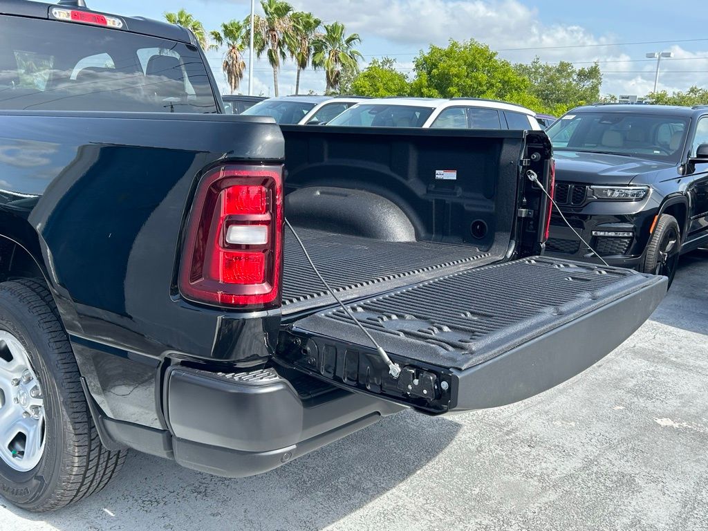 2025 Ram 1500 Tradesman photo 19