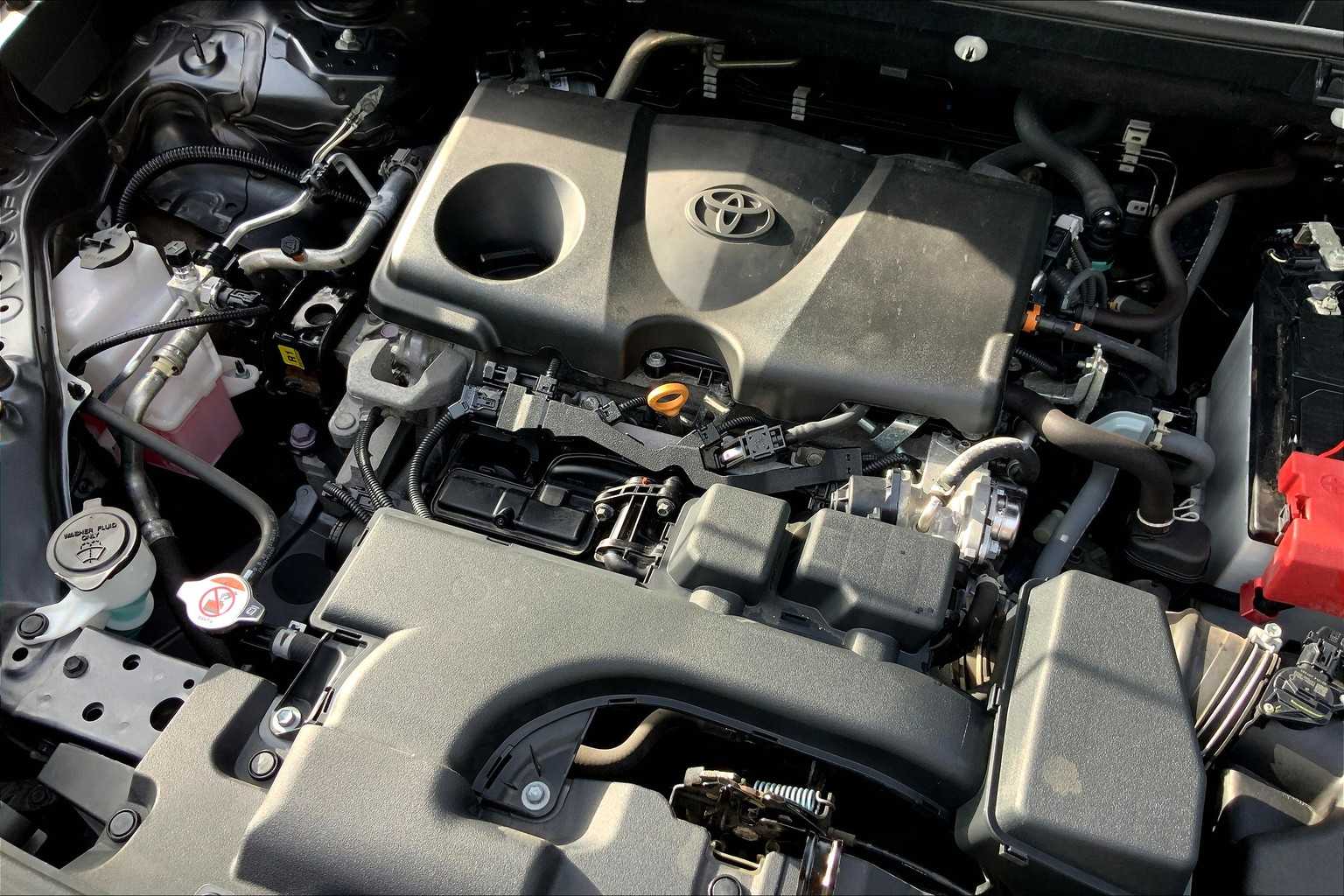 2023 Toyota RAV4 XLE photo 28
