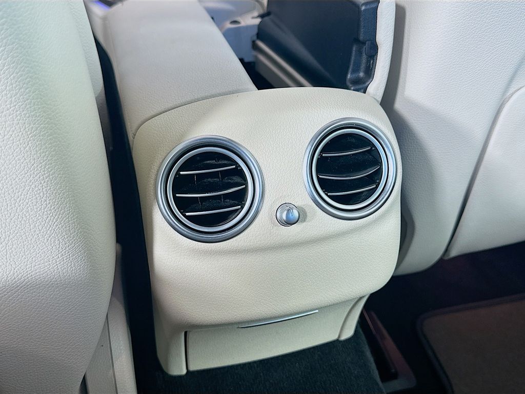 2018 Mercedes Benz E 300 photo 23