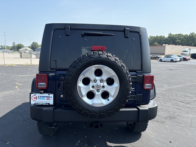 2013 Jeep Wrangler Unlimited Sahara photo 4