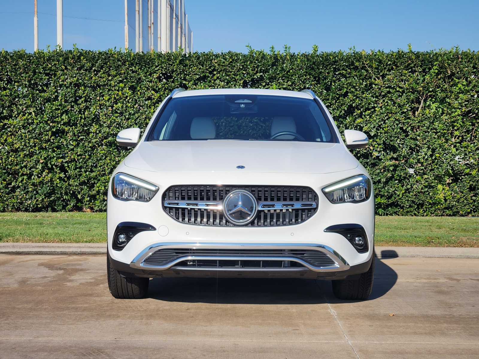 2025 Mercedes Benz GLA 250 photo 2