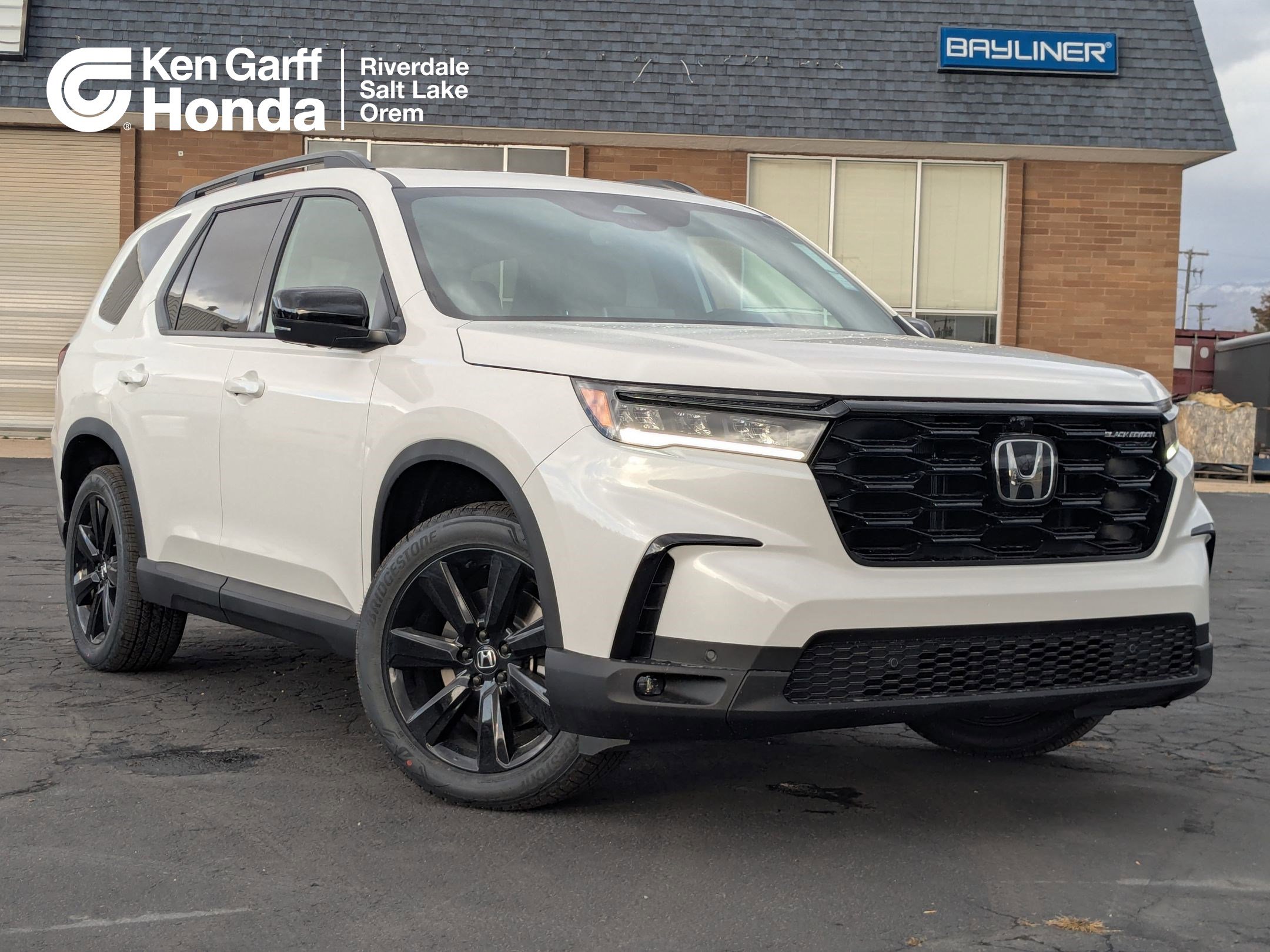2025 Honda Pilot Black Edition's photo