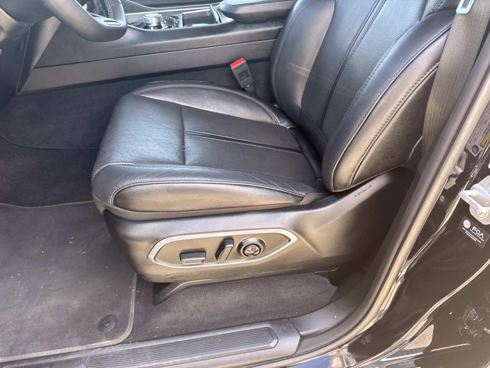 2024 Jeep Wagoneer Series II photo 16