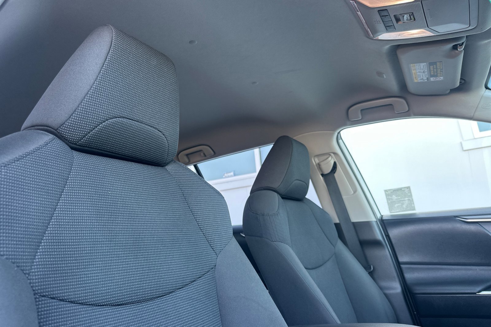 2023 Toyota RAV4 Hybrid LE photo 17