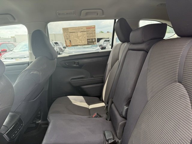 2020 Toyota Highlander L photo 15