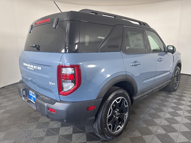 2025 Ford Bronco Sport Outer Banks photo 2