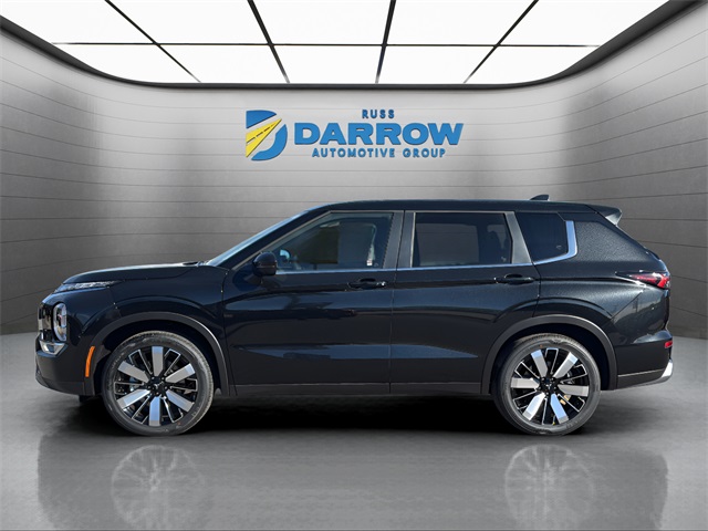 2025 Mitsubishi Outlander SE photo 2