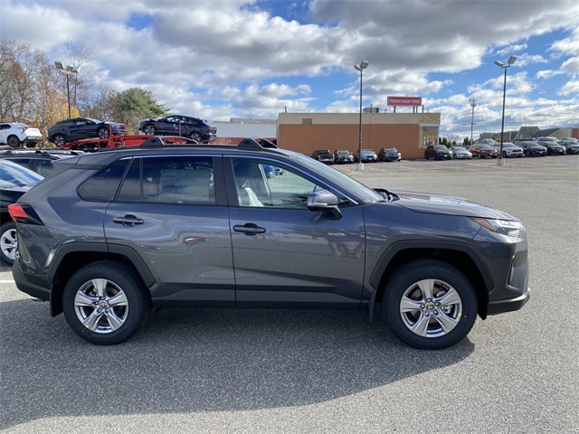 2025 Toyota RAV4 XLE photo 2