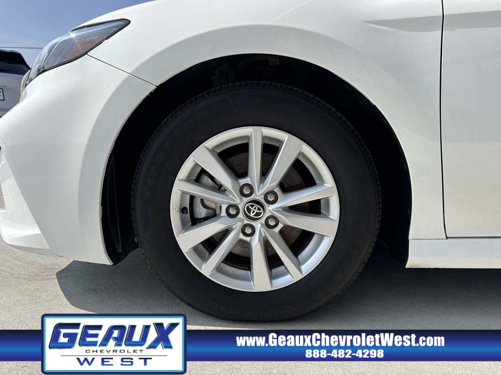 2025 Toyota Camry LE photo 3