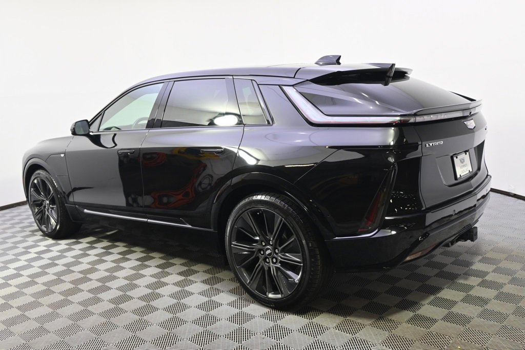 2025 Cadillac Lyriq Sport photo 3