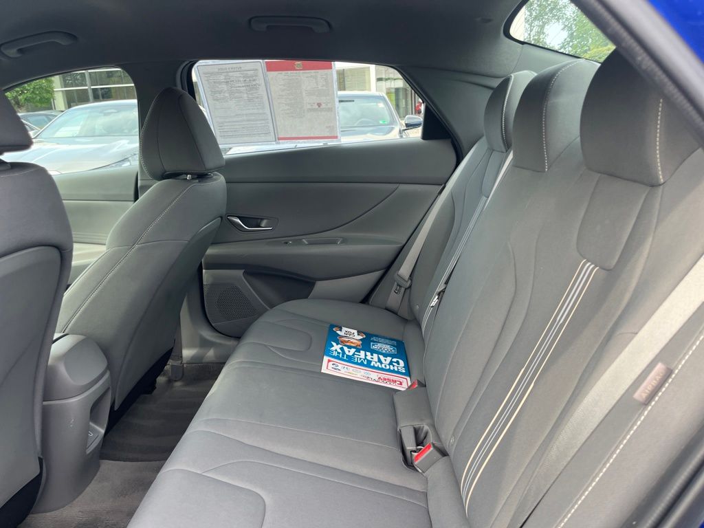 2024 Hyundai Elantra SEL photo 19
