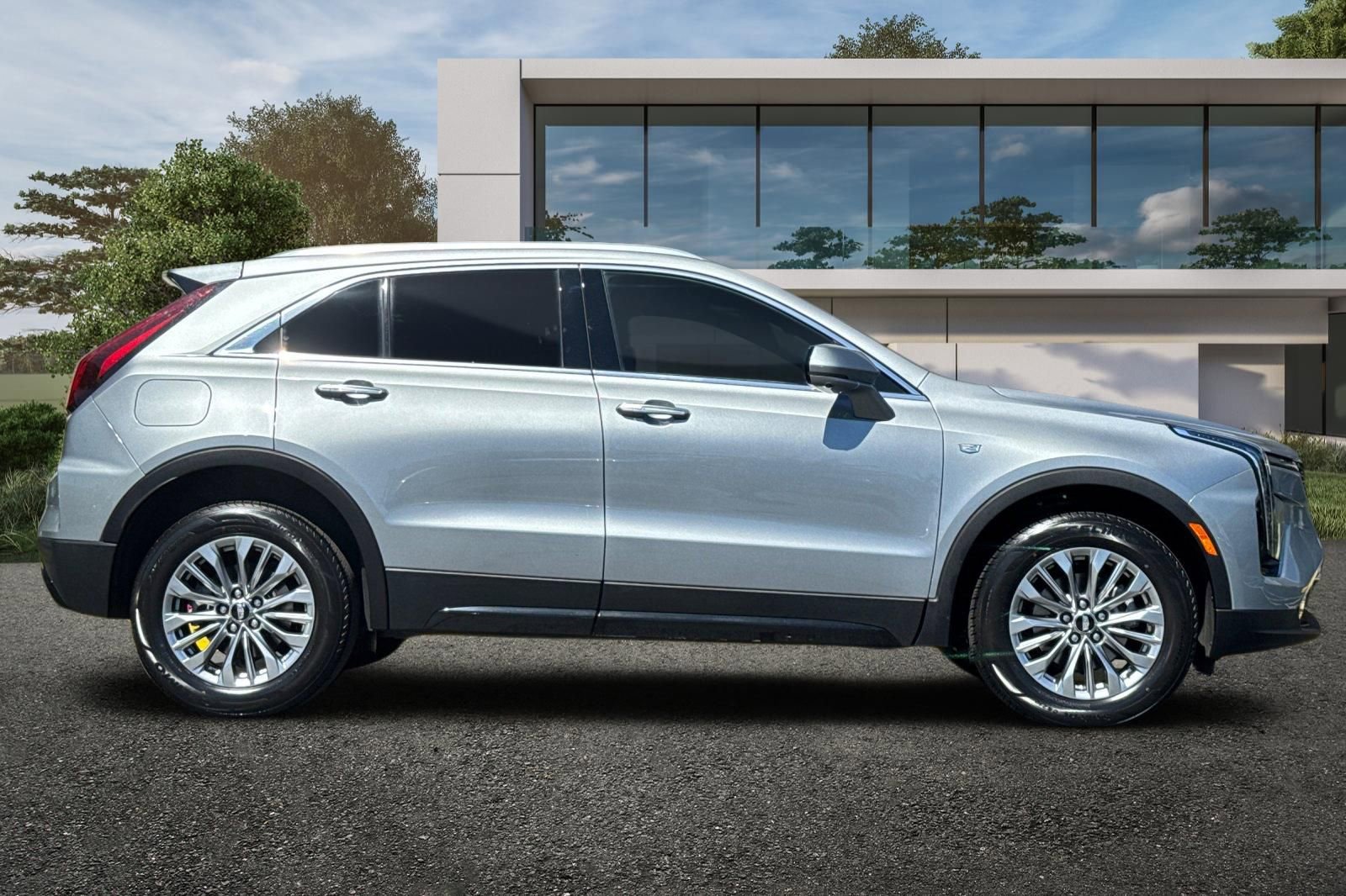 2025 Cadillac XT4 Premium Luxury photo 2