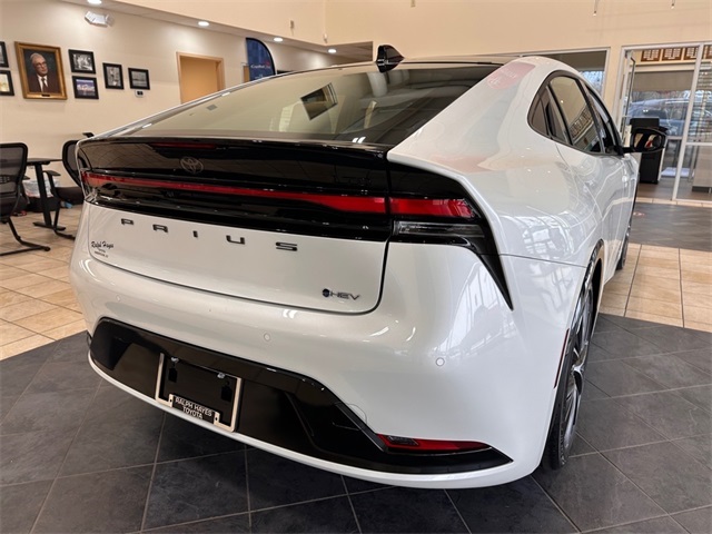 2025 Toyota Prius Limited photo 3