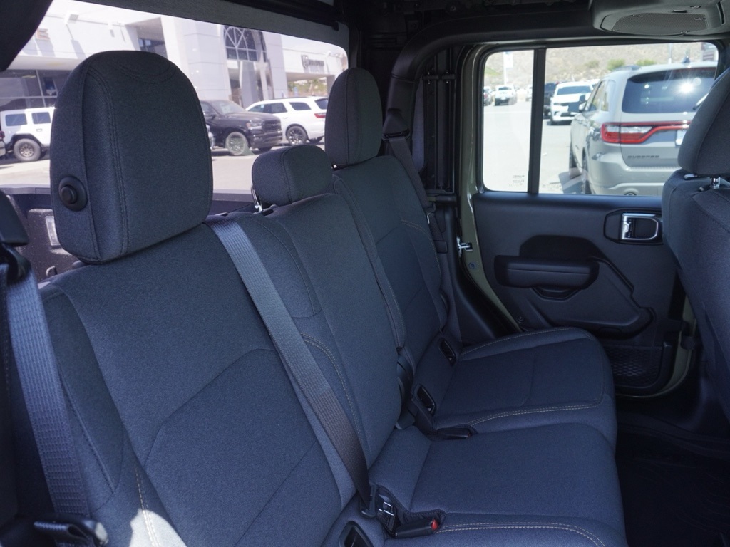 2025 Jeep Gladiator Sport photo 22