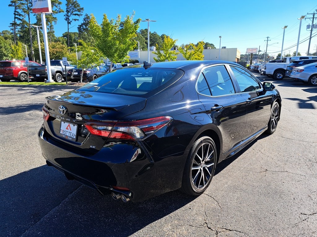 2022 Toyota Camry SE photo 7