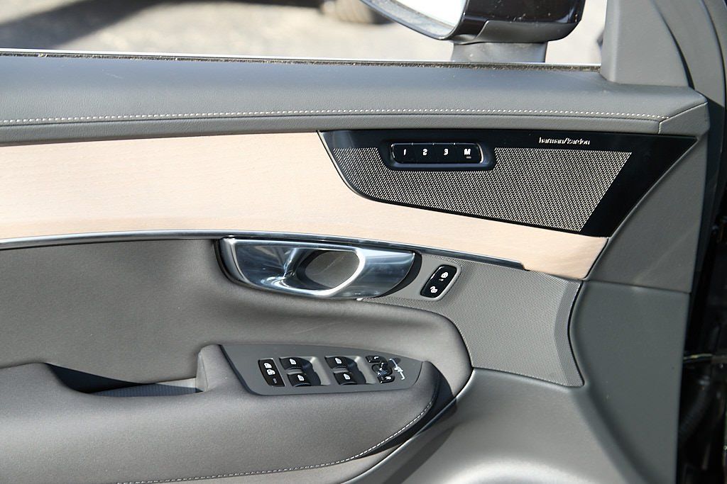 2026 VOLVO XC90 - Image 10