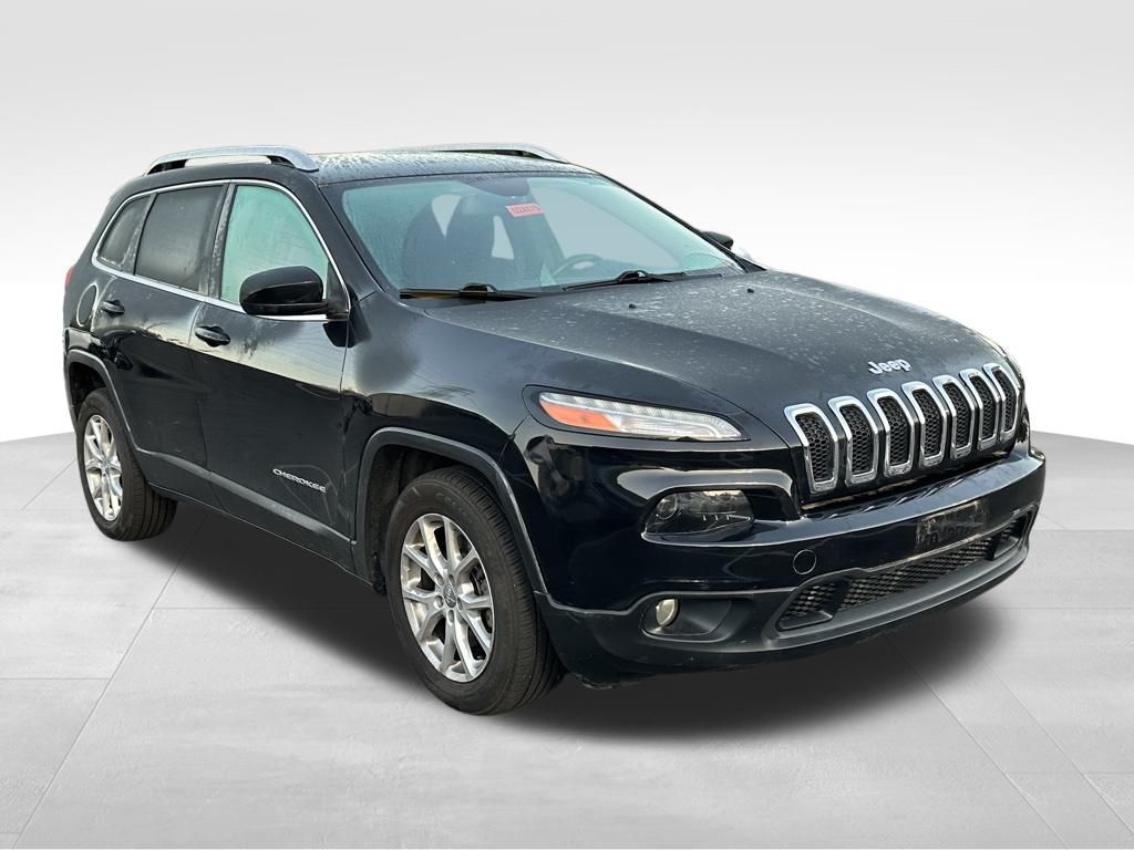2016 Jeep Cherokee Latitude photo 2