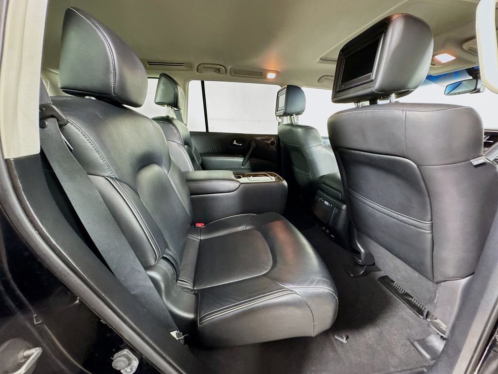 2015 Infiniti QX80 photo 32
