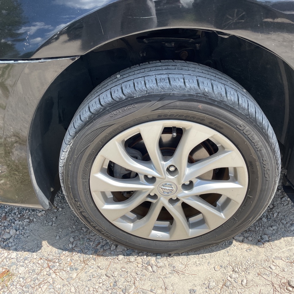 2018 Nissan Sentra SV photo 3