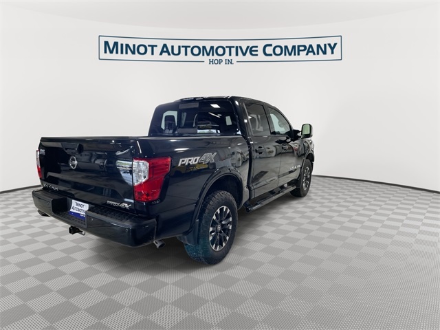 2019 Nissan Titan PRO-4X photo 4