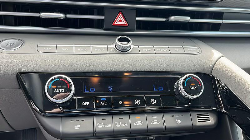 2025 Hyundai Elantra SEL Convenience photo 44