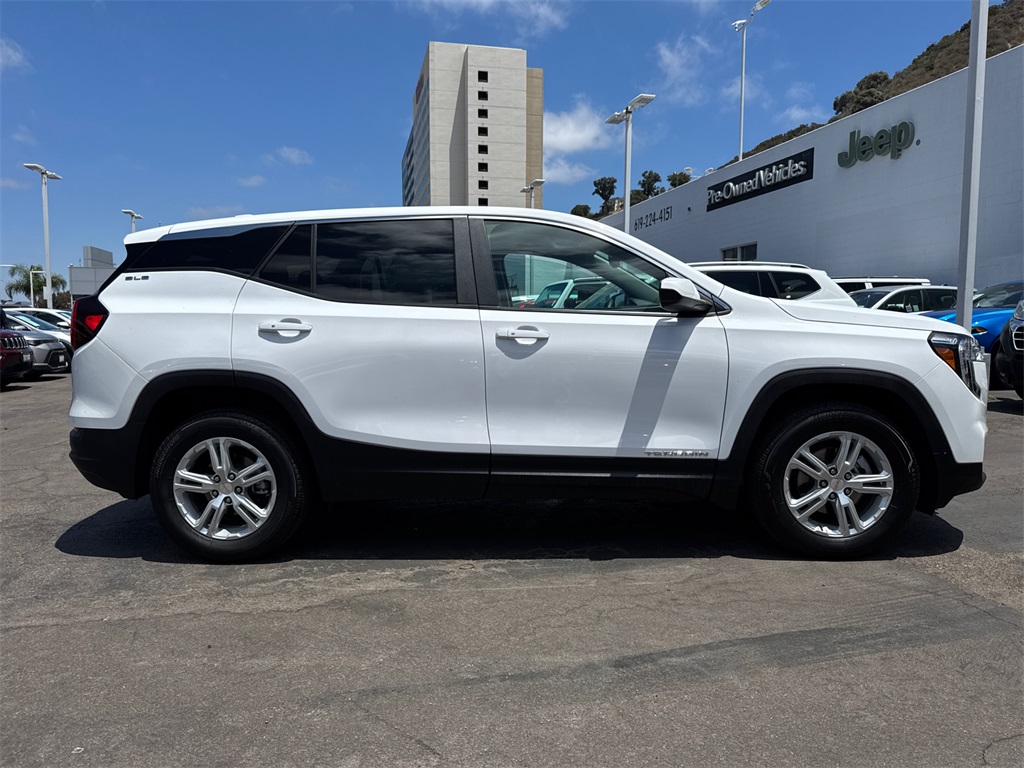 2024 Gmc Terrain SLE photo 5