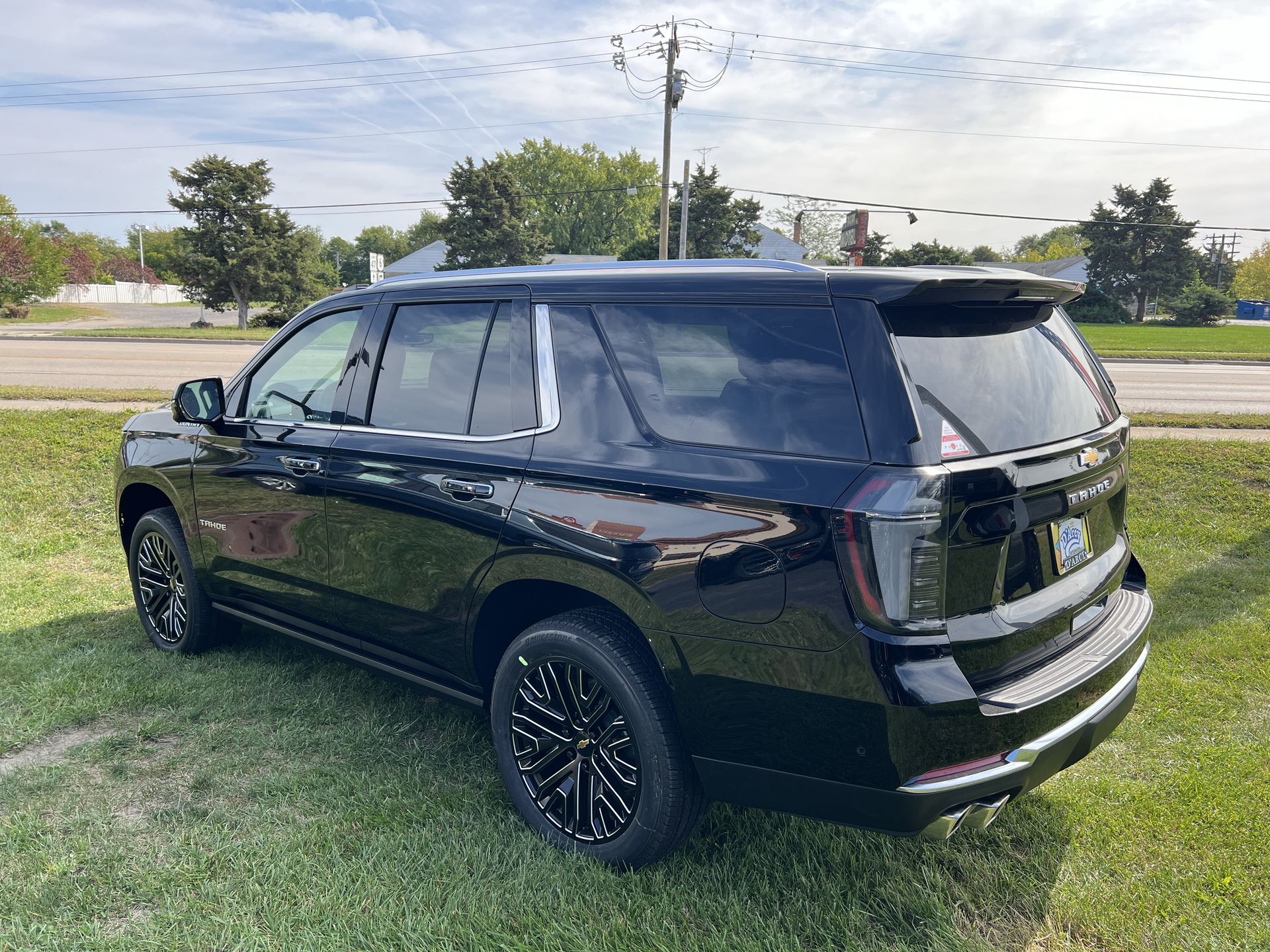 2025 Chevrolet Tahoe High Country photo 3