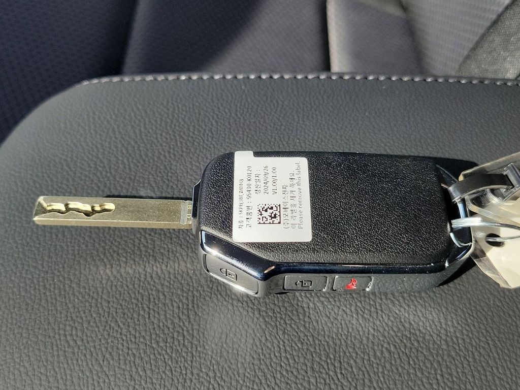 2025 Kia Soul LX photo 24