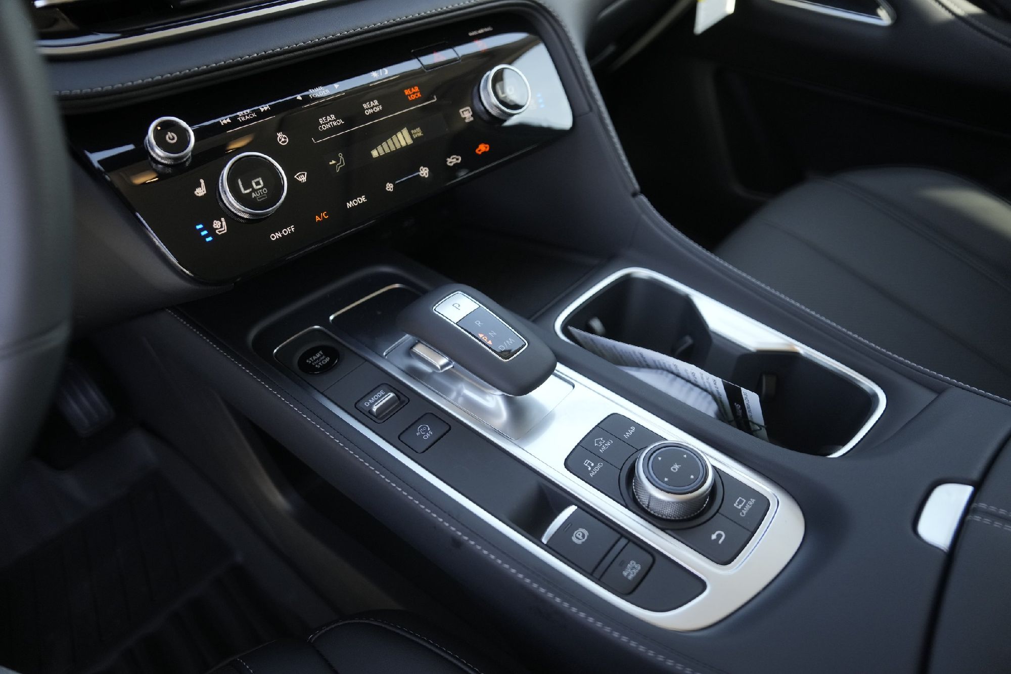 2026 Infiniti QX60 Luxe photo 10